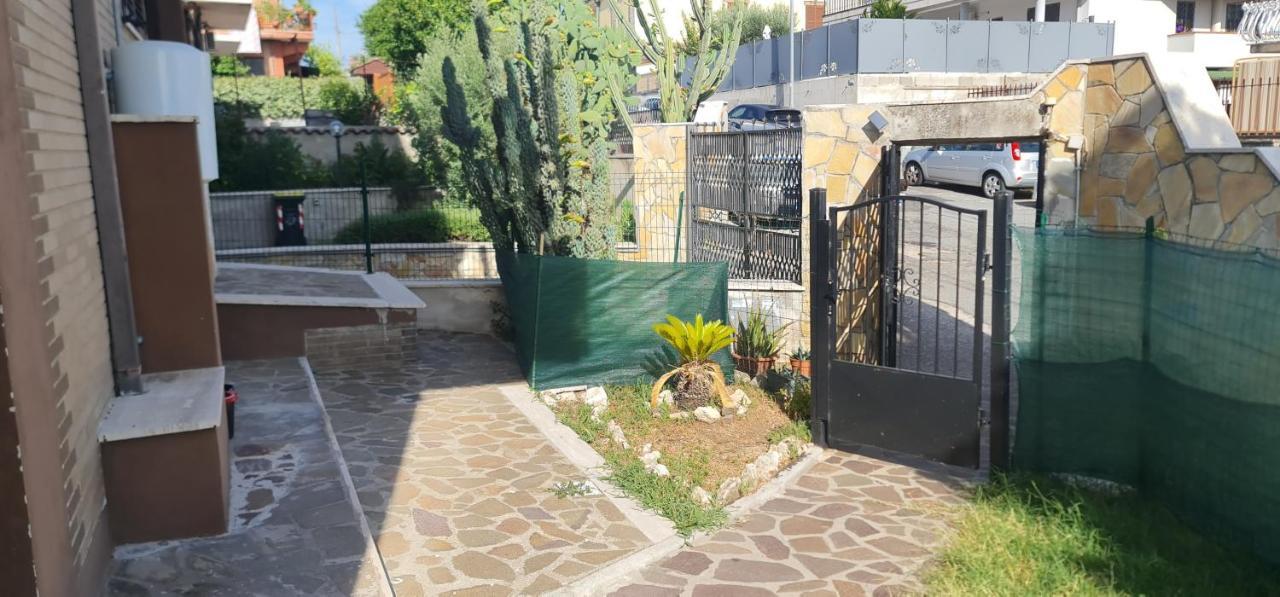Appartamento Con Giardino Roma Bagian luar foto
