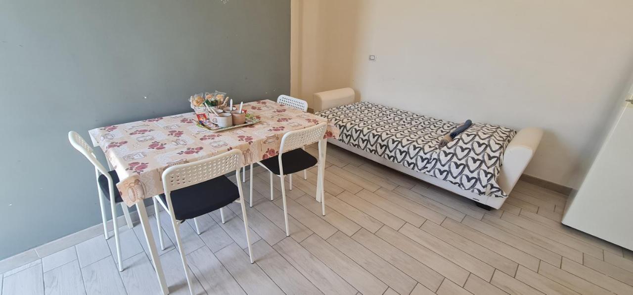 Appartamento Con Giardino Roma Bagian luar foto